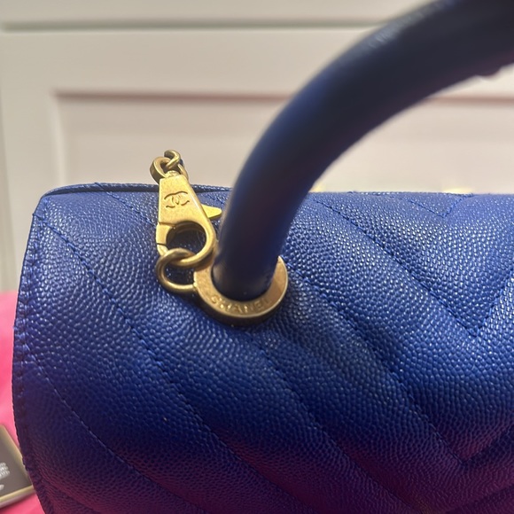 Authentic Chanel Chevron coco handle - Picture 3 of 12